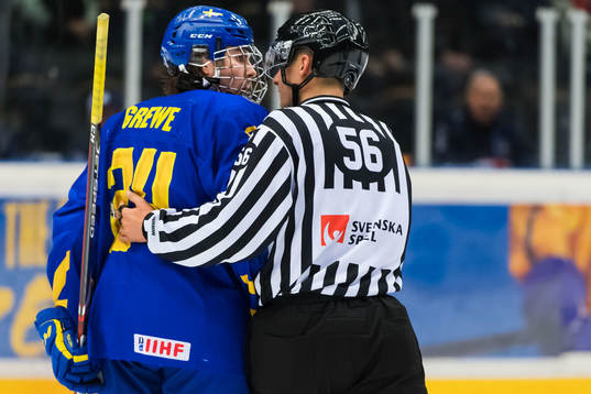 Sveriges Albin Grewe blir utvisad