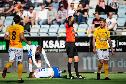 IFK Norrköpings Christoffer Nyman har ont och Falkenbergs