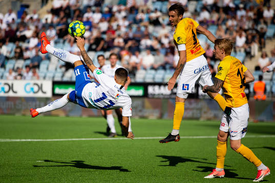 IFK Norrköpings Jordan Larsson med en cykelspark