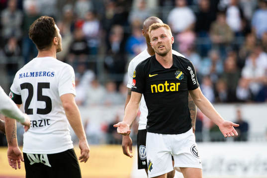 s Sebastian Larsson deppar
