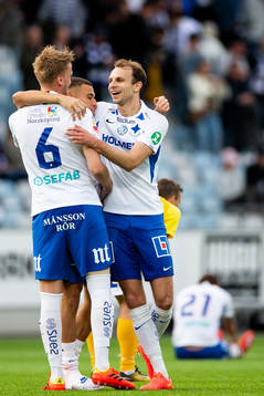IFK Norrköpings Kasper Larsen och Jordan Larsson jublar