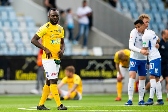 Falkenbergs John Chibuike deppar
