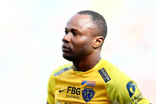 Falkenbergs Nsima Peter innan fotbollsmatchen i Allsvenskan
