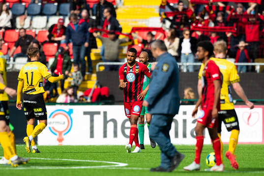Östersunds Noah Sonko Sundberg deppar