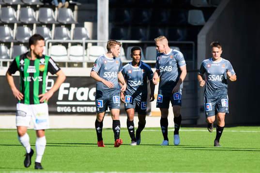 Brages spelare jublar