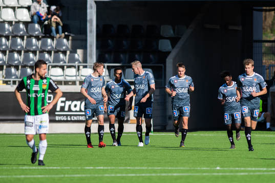 Brages spelare jublar