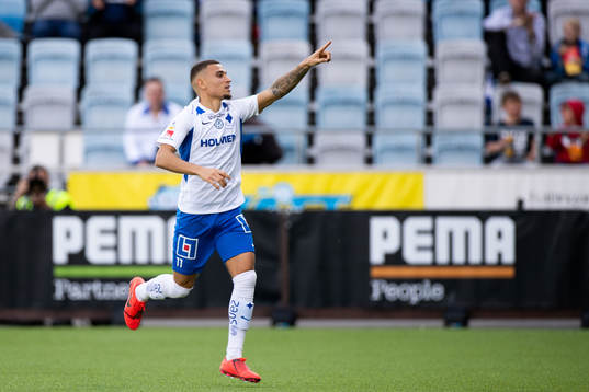 IFK Norrköpings Jordan Larsson jublar