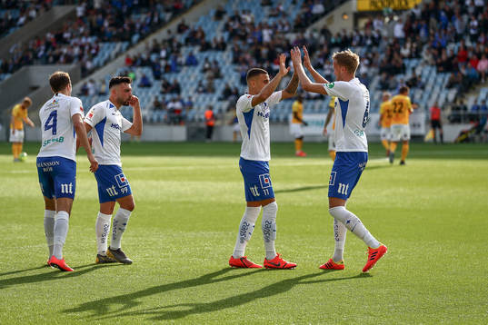 IFK Norrköpings och Kasper Larsen jublar