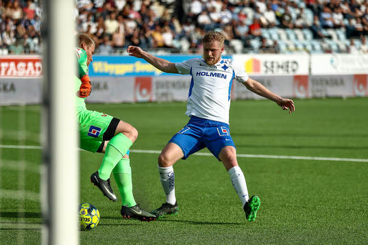 IFK Norrköpings Kalle Holmberg och Falkenbergs målvakt