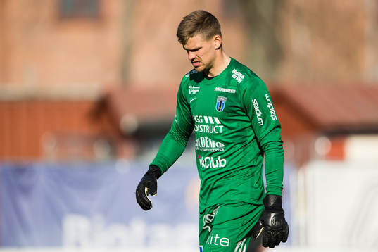 Sirius målvakt Lukas Jonsson deppar