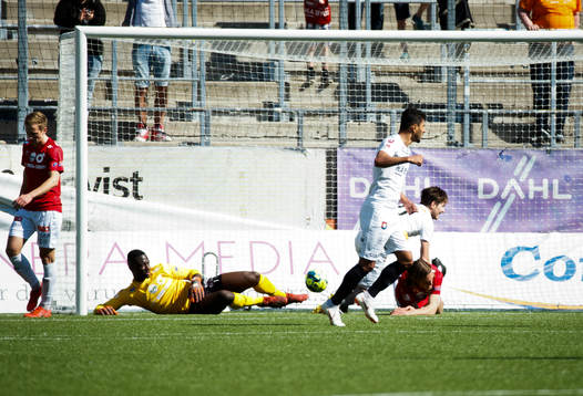 Örgrytes Victor Sköld gör 0-1 och jublar