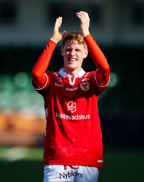 Kalmars Rasmus Elm jublar