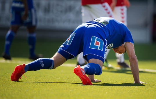 Sundsvalls Linus Hallenius har ont i ljumsken och deppar