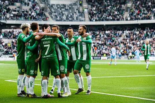 Hammarbys Imad Khalili jublar med lagkamrater