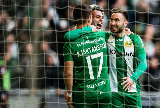 Hammarbys Imad Khalili (m) jublar med Vidar Örn