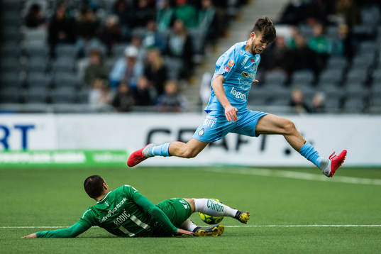 Hammarbys Vladimir Rodic och AFC Eskilstunas Wilhelm Loeper
