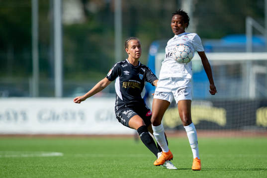 Eskilstunas Halimatu Ayinde mot Göteborgs Julia Zigiotti
