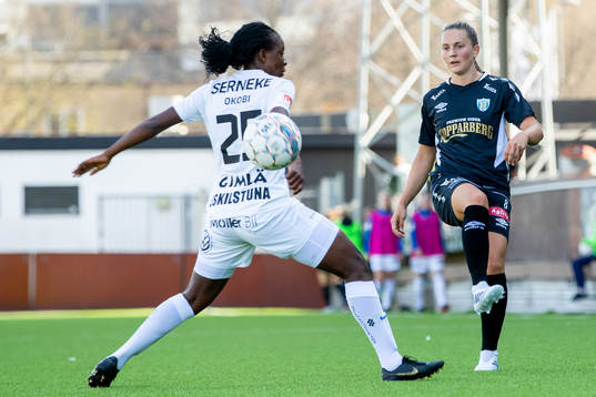 Göteborgs Vilde Böe Risa mot Eskilstunas Sonja Okobi