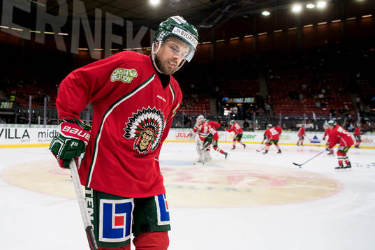 Frölundas Mats Rosseli Olsen värmer upp