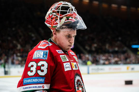 Frölundas målvakt Johan Mattsson deppar