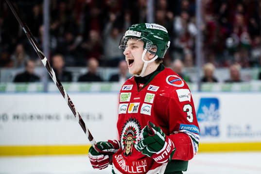 Frölundas Jacob Moverare jublar
