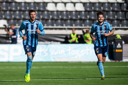 Djurgårdens Erik Berg jublar