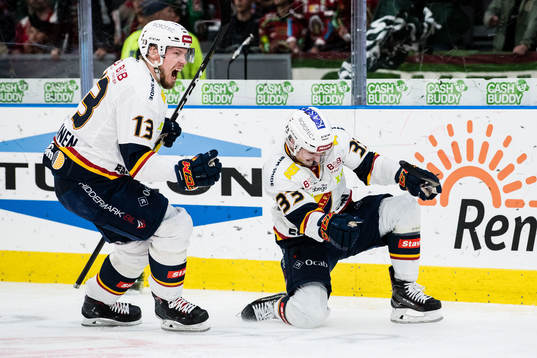 Djurgårdens Linus Hultström jublar