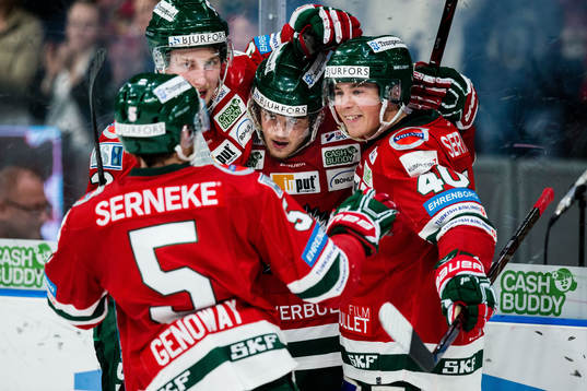 Frölundas Samuel Fagemo jublar med lagkamrater