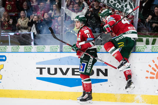 Frölundas Samuel Fagemo jublar ihop med Joel Mustonen