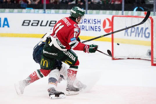 Frölundas Samuel Fagemo skjuter 5-3