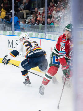Djurgårdens Linus Hultström och Frölundas Max Friberg