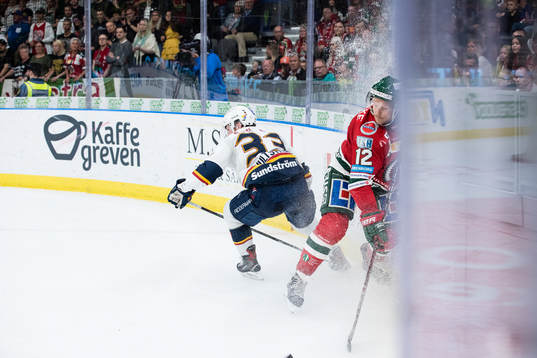 Djurgårdens Linus Hultström och Frölundas Max Friberg