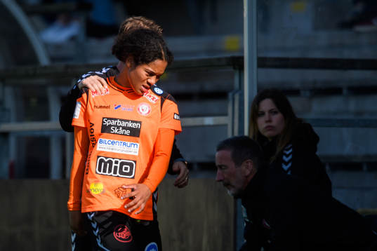 Kristianstads Evelina Duljan utgår skadad