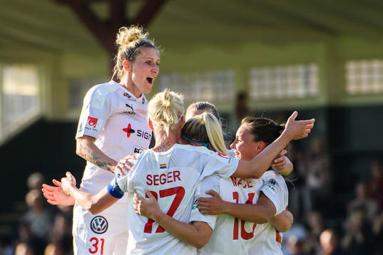 Bläddra bland fler bilder av Fotboll, Damallsvenskan, Rosengård - Kristianstad