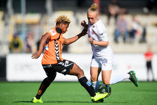 Kristianstads Rita Chikwelu och Rosengårds Hanna Bennison