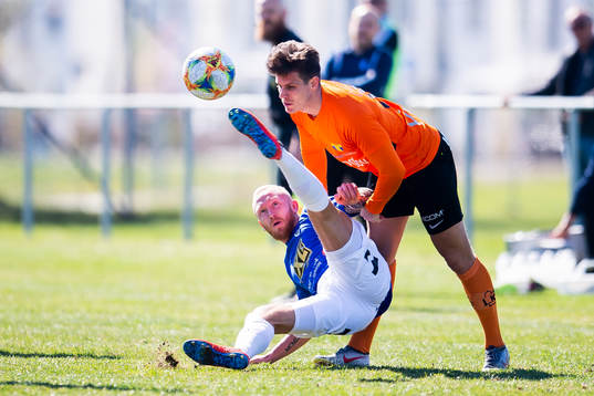 Torns Niclas Lundberg och Åtvidabergs Max Olsson