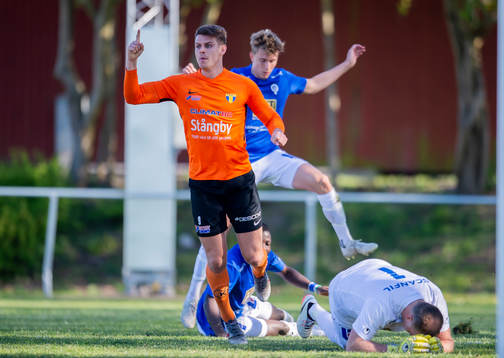 Torns Niclas Lundberg jublar