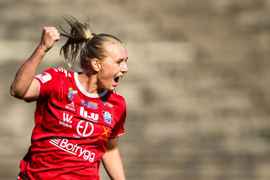 Linköpings Stina Blackstenius jublar