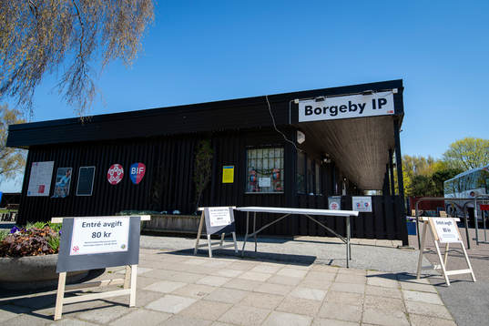 Generell vy över ingången till Borgeby Idrottsplats