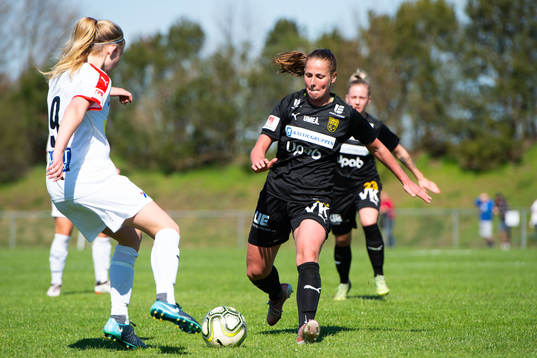 Borgebys Elin Persson och Umeås Annina Wede