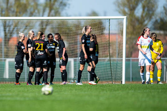 Umeås spelare jublar