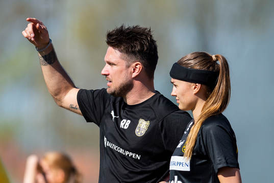 Umeås tränare Robert Bergström och Lova Lundin