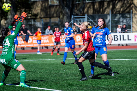Limhamn Bunkeflos Sophie Sundqvist nickar in 1-1 på
