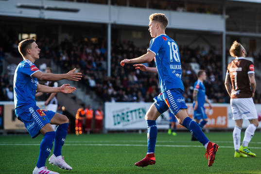 Onni Johannes Simonpoika Valakari of Tromsø celebrates