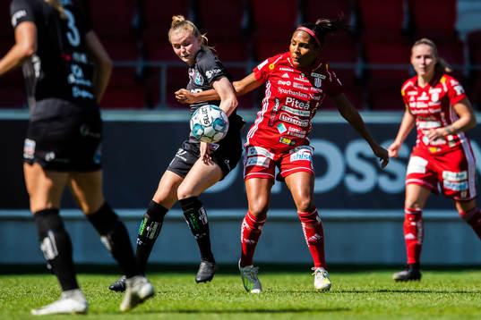 Piteås Madelen Janogy och Växjös Amanda Persson