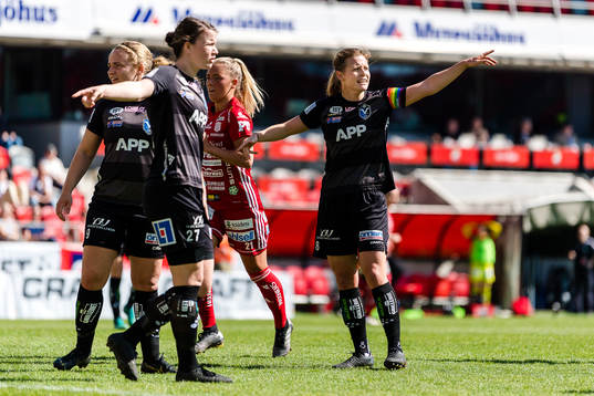 Växjös Anna Anvegård reagerar på ett domslut