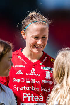 Piteås Lena Blomkvist före fotbollsmatchen i