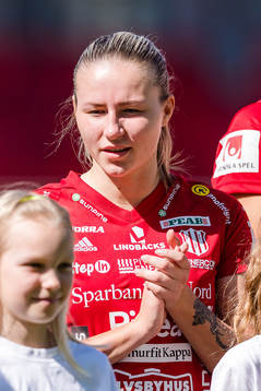 Piteås Selina Henriksson före fotbollsmatchen i