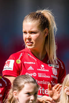 Piteås Nina Jakobsson före fotbollsmatchen i