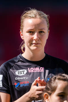 Växjös Alexandra Jonasson före fotbollsmatchen i
